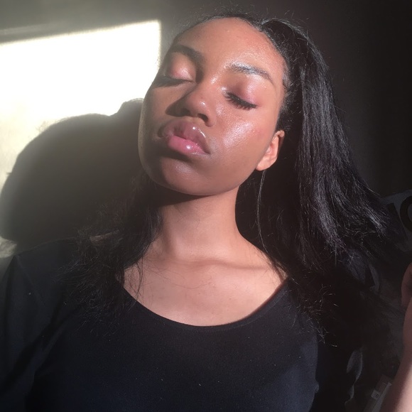 Meet your Posher, Ariel - Picture 1 of 1